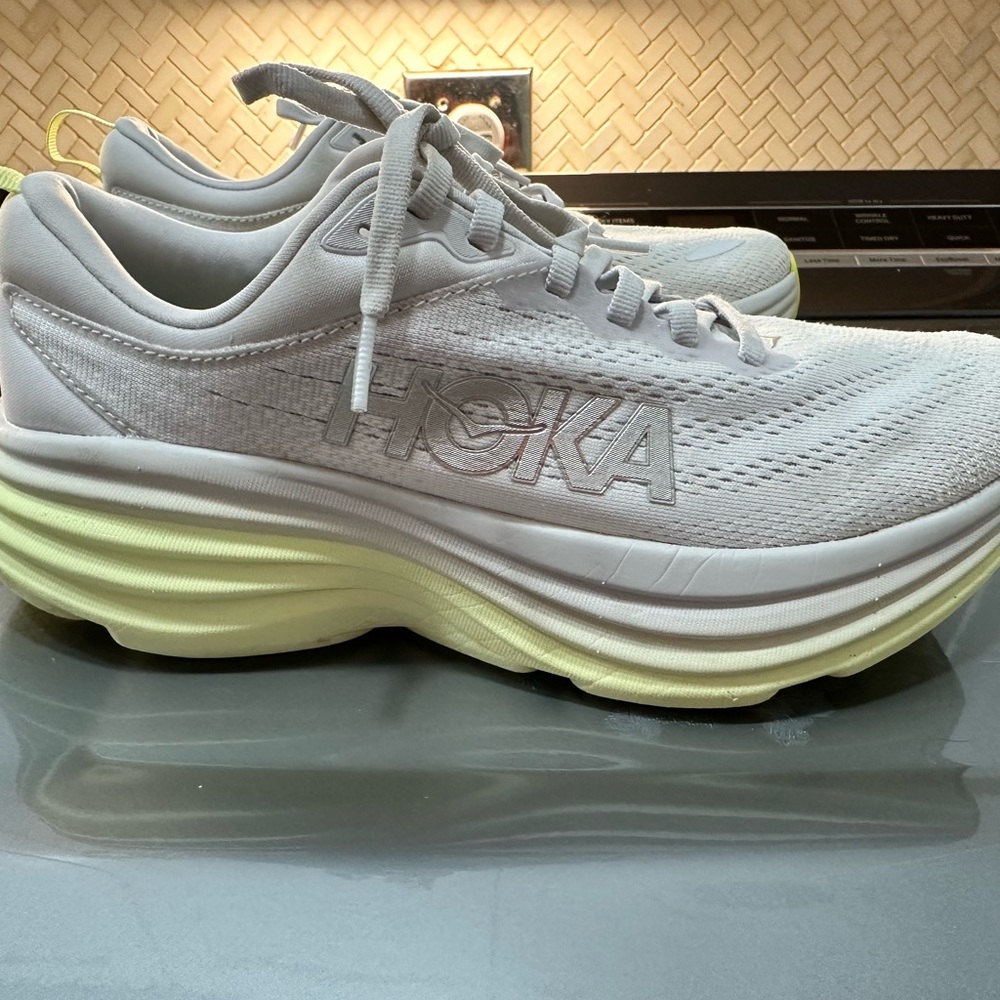 Woman’s Hoka Bondi 8 - size 8.5